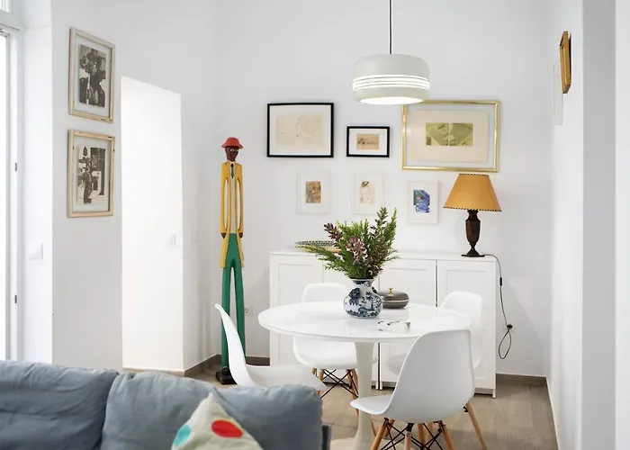 Апартаменти Piso Con Encanto 2 *